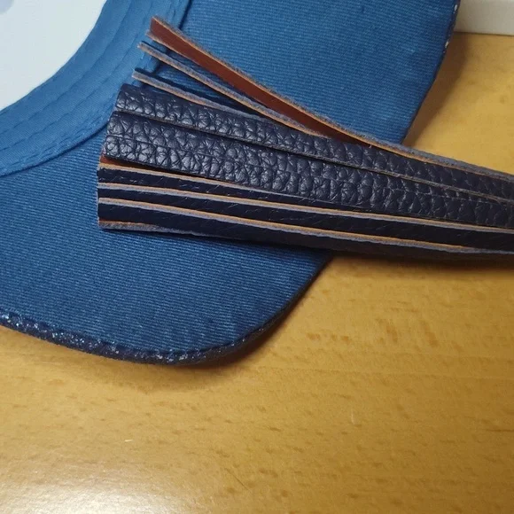 Dooney & Bourke Pebble Grain Sammi Tassle - Picture 5 of 6